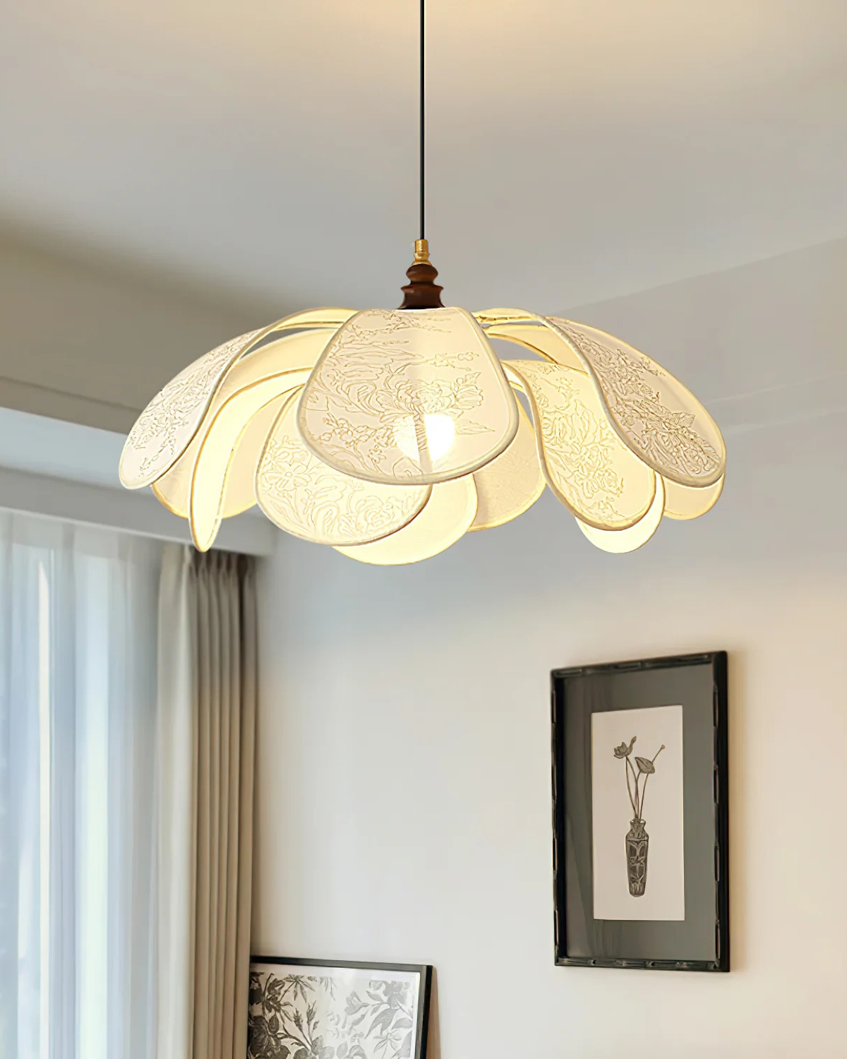 Floramira Pendant Light – Petal Layer Shade with Artistic Elegance